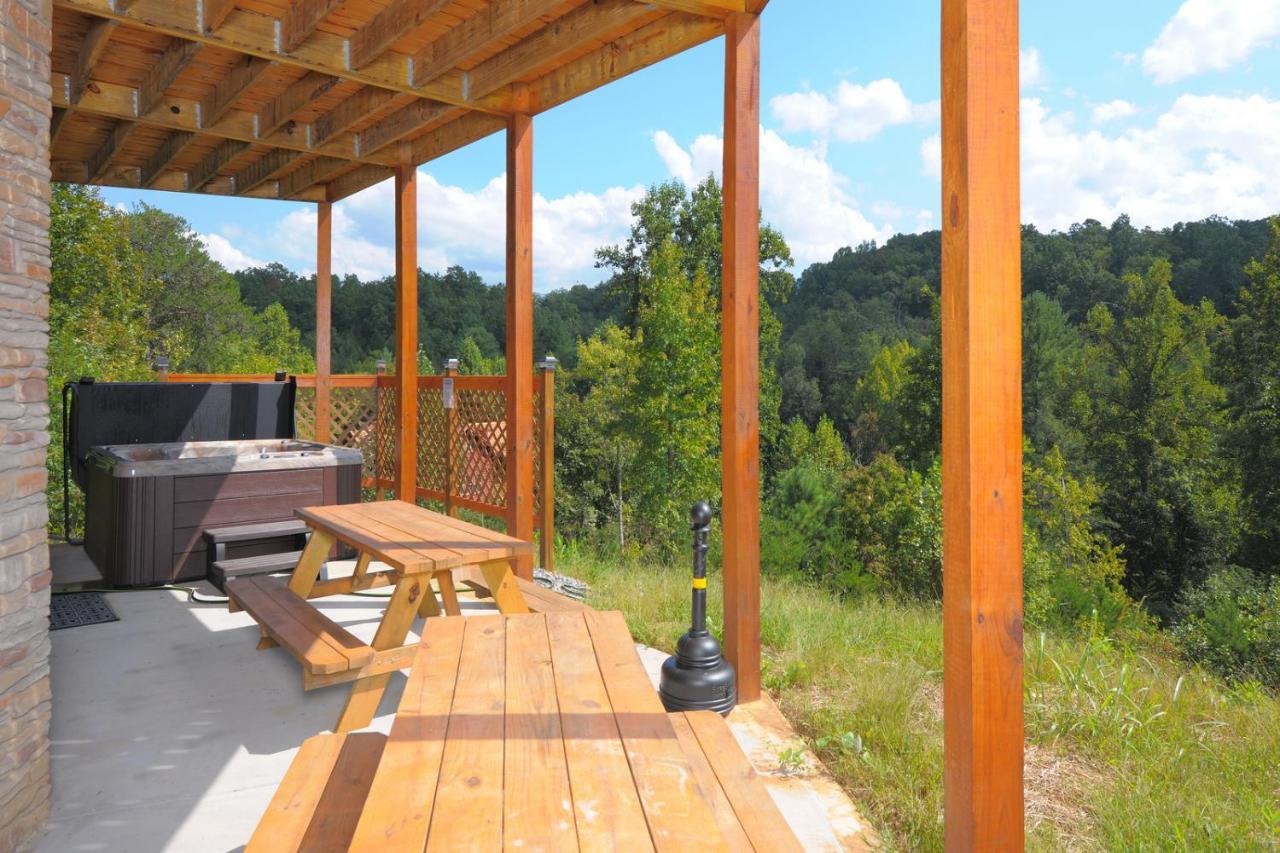 Ridge View Lodge Nature And Mountain View - Hot Tub - Firepit - Yard - Games Gatlinburg Exteriör bild