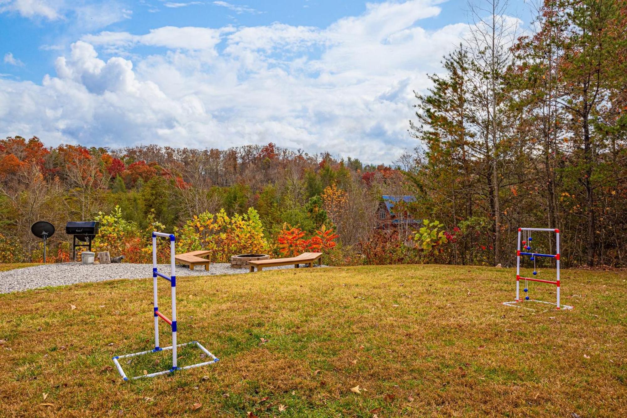 Ridge View Lodge Nature And Mountain View - Hot Tub - Firepit - Yard - Games Gatlinburg Exteriör bild