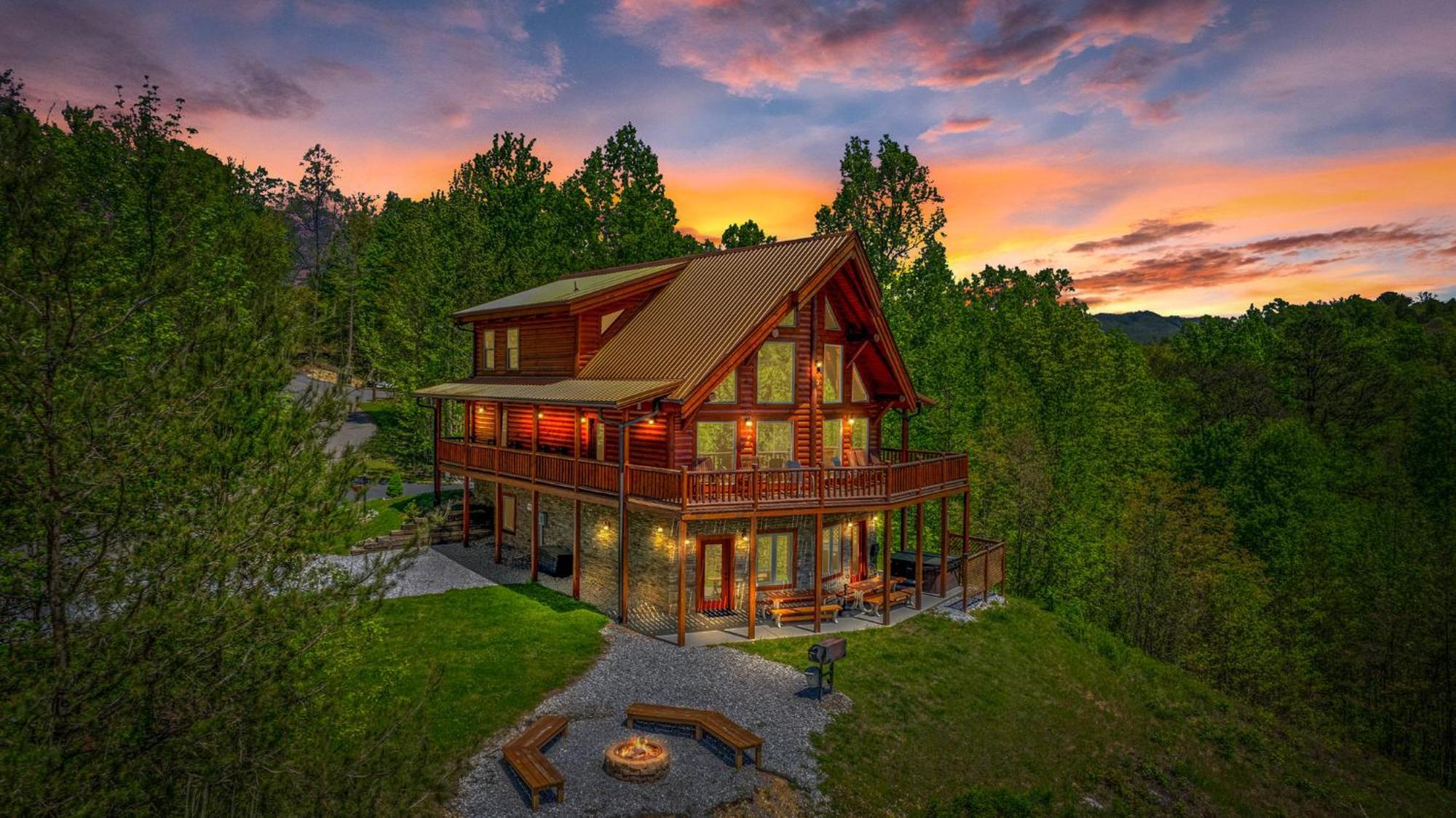 Ridge View Lodge Nature And Mountain View - Hot Tub - Firepit - Yard - Games Gatlinburg Exteriör bild
