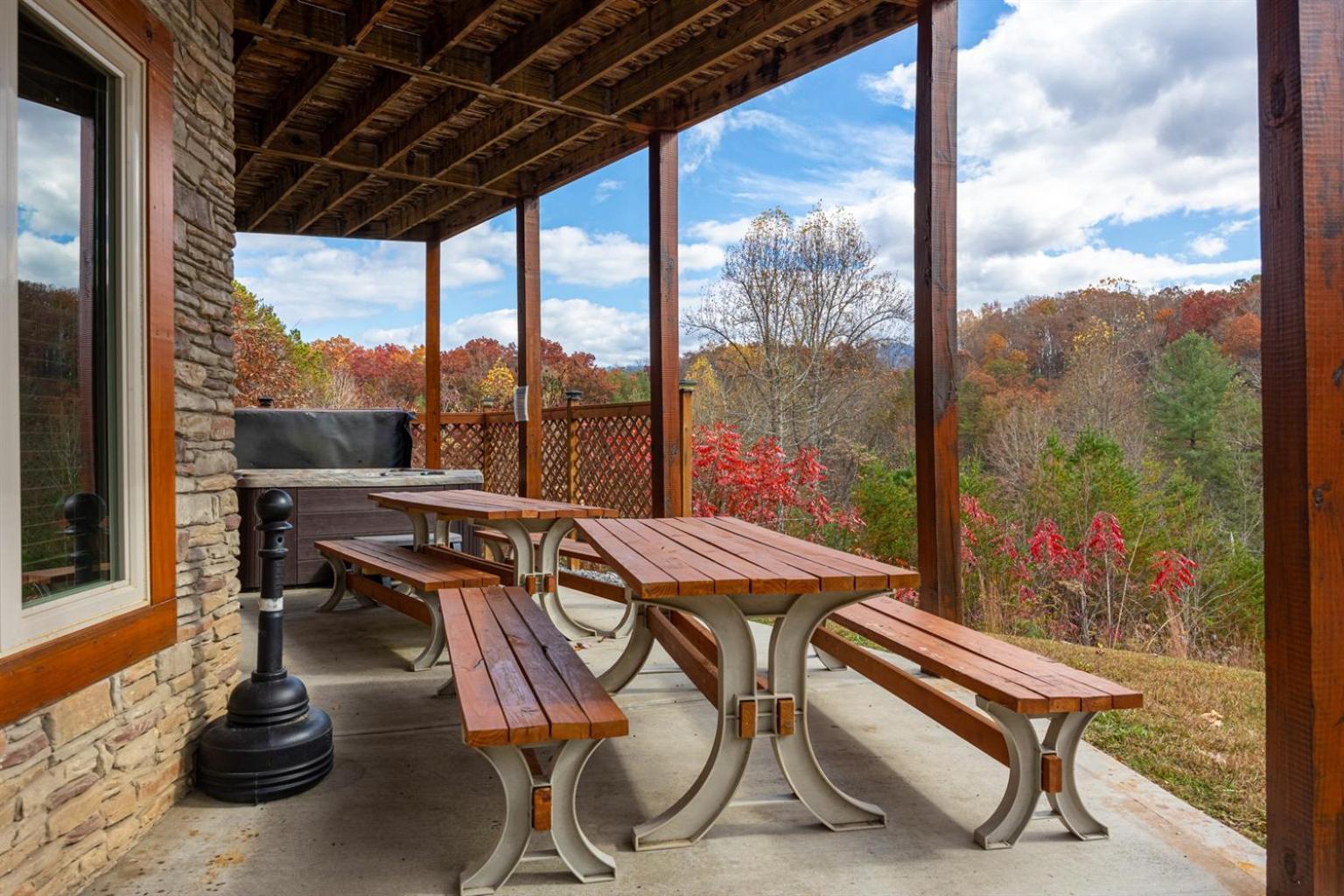 Ridge View Lodge Nature And Mountain View - Hot Tub - Firepit - Yard - Games Gatlinburg Exteriör bild