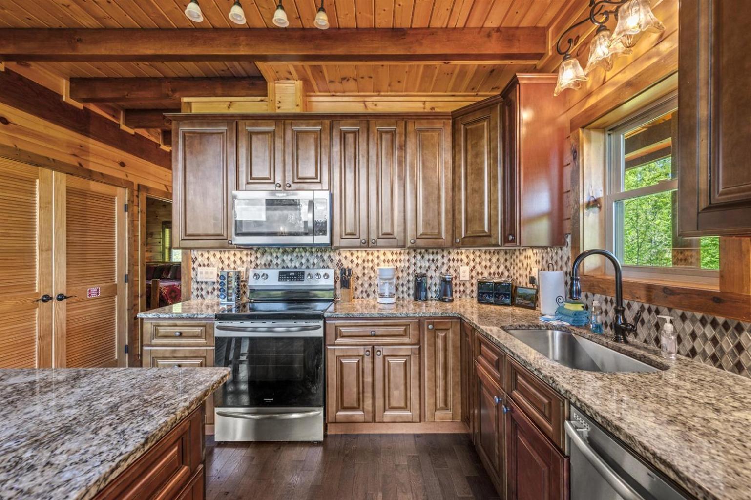 Ridge View Lodge Nature And Mountain View - Hot Tub - Firepit - Yard - Games Gatlinburg Exteriör bild